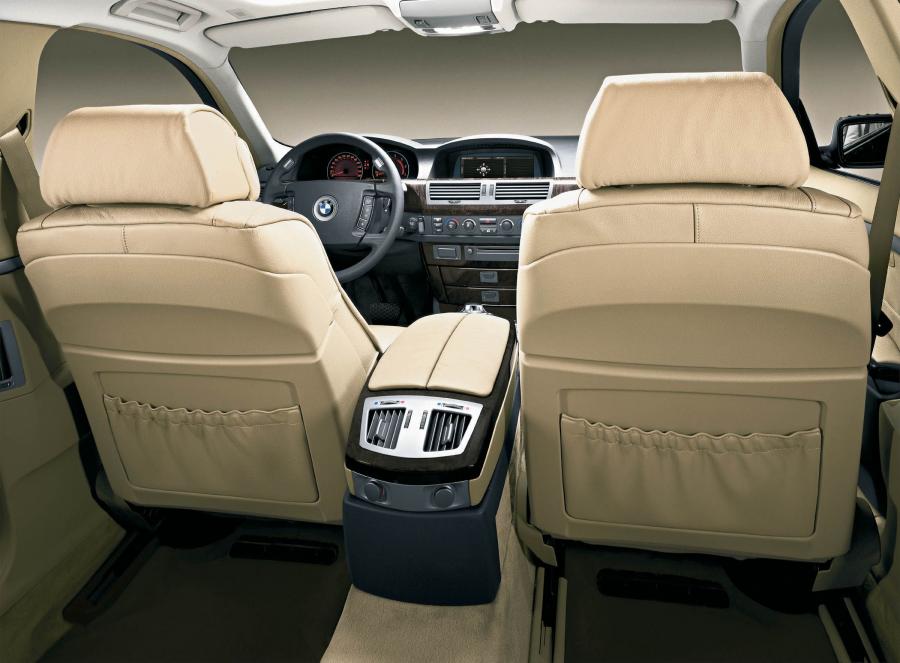  BMW 7-Series L 2003 года  (фото 36 из 61)